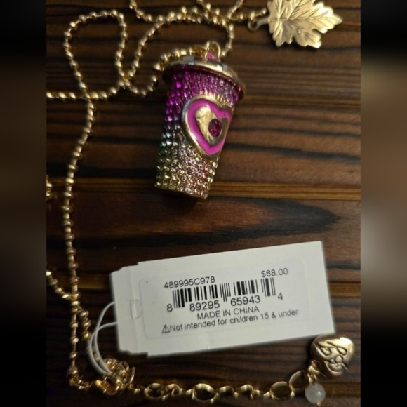 Betsey Johnson Latte pendant with maple leaf  necklace! - Picture 10 of 12